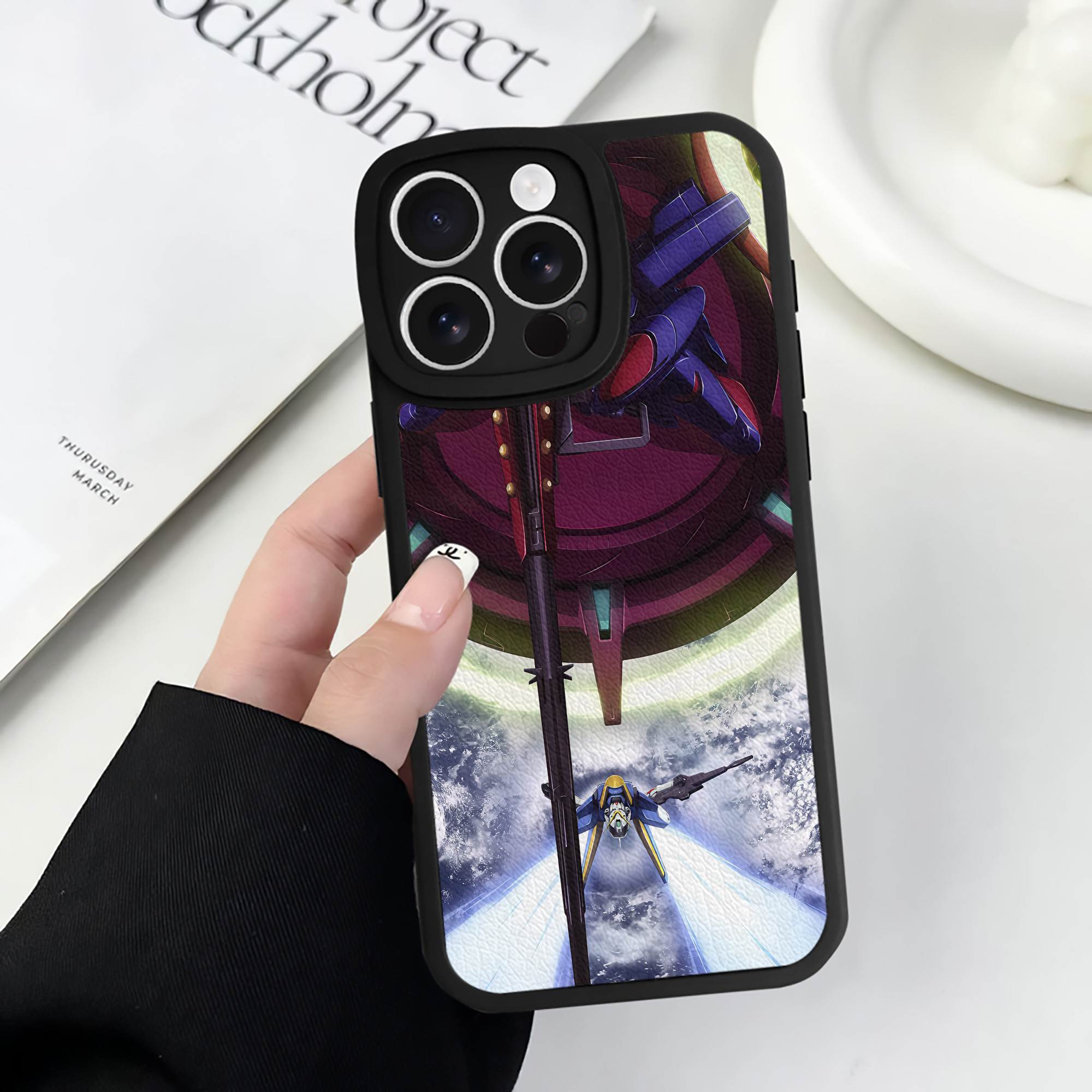 （画像用） 機動戦士ガンダム Mobile Suit Gundam 【iPhone 16シリーズ対応】シリコンスマホケース（レザー調） 材質：シリコン